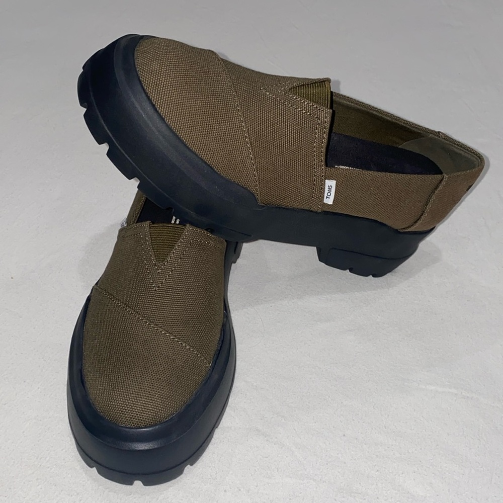 NWOT Toms Alpargata inspired with Lug Outsole Combat Loafer boot size 6